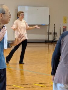 ラダーに挑戦！笑顔あふれるコミュニケーション・ダンス